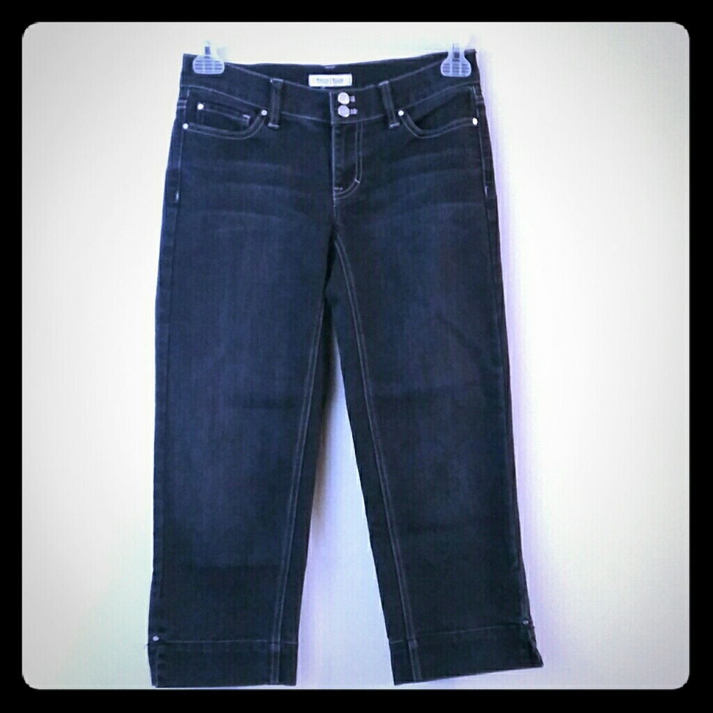 WHBM 2 Noir Distressed Black Capri Jeans Cropped